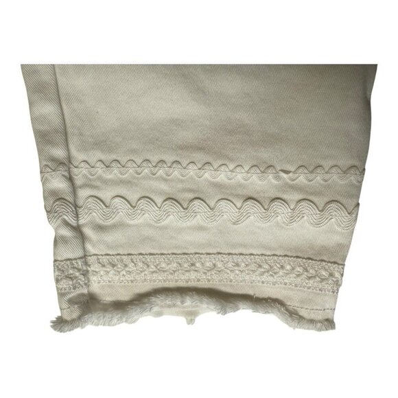 Gloria Vanderbilt Amanda Cropped Jeans~Size 6~White Embroidery Detail ~ L10 14 - Picture 7 of 11